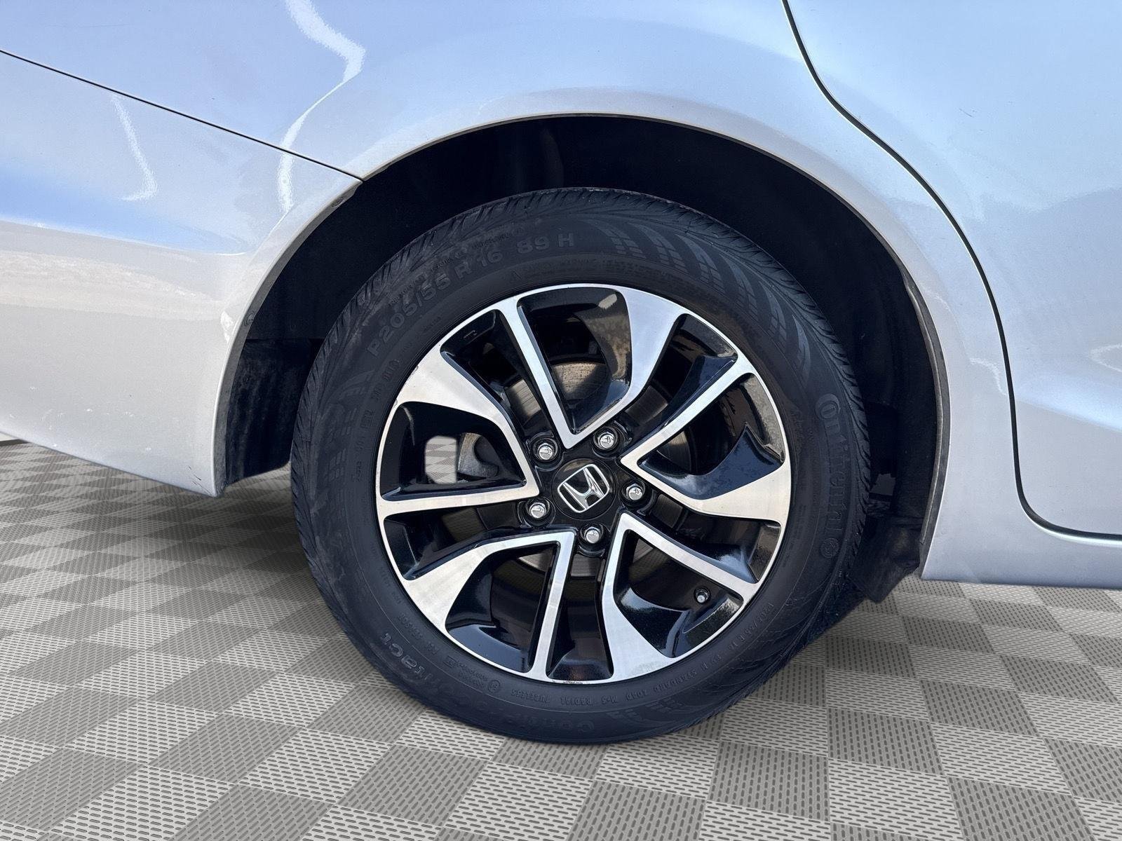 Used 2013 Alabaster Silver Metallic Honda EX image 8