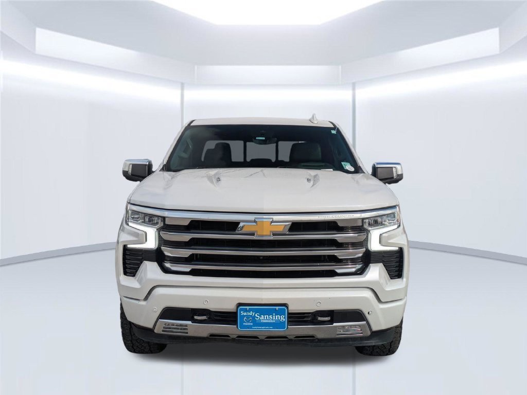 Used 2023 IRIDESCENT PEARL TRICOAT Chevrolet High Country image 10