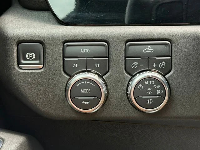 Used 2024 Black GMC Elevation image 12