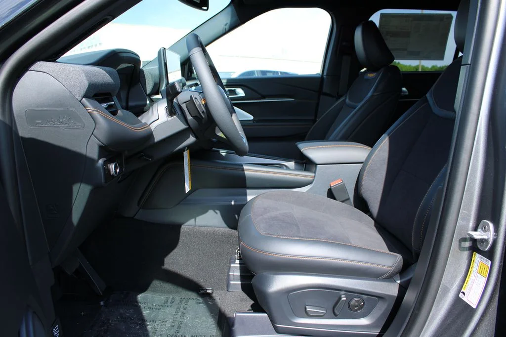 New 2026 Carbonized Gray Metallic Ford Tremor® image 36
