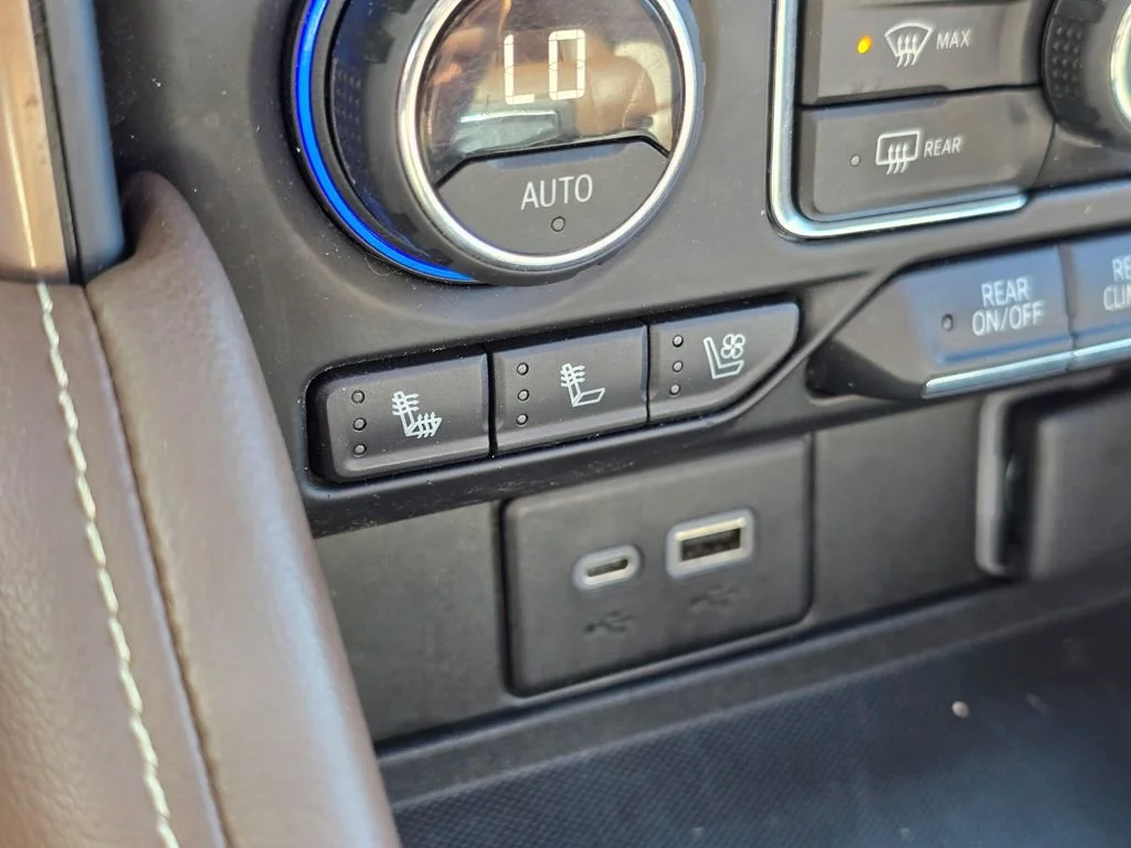 Used 2021 Black Chevrolet High Country image 36