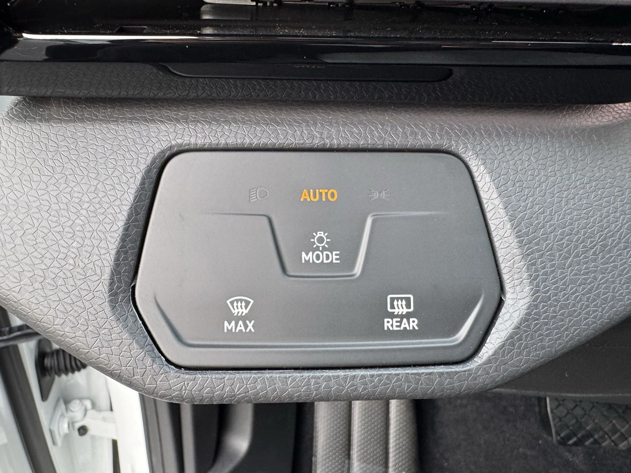 New 2026 Opal White Pearl Volkswagen Pro image 27