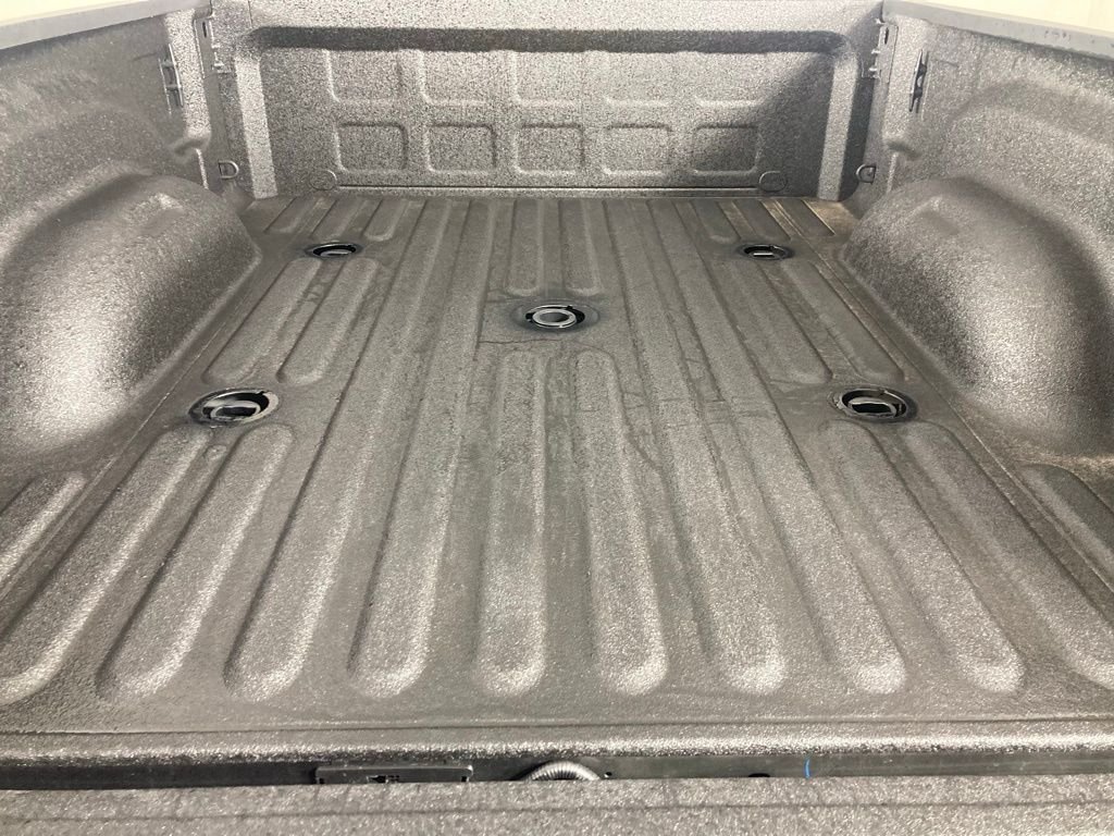 New 2026 Granite Crystal Metallic Clear-Coat Exterior Paint RAM Laramie image 25