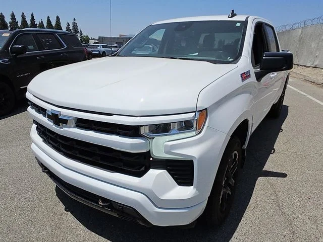 Used 2023 White Chevrolet RST image 3