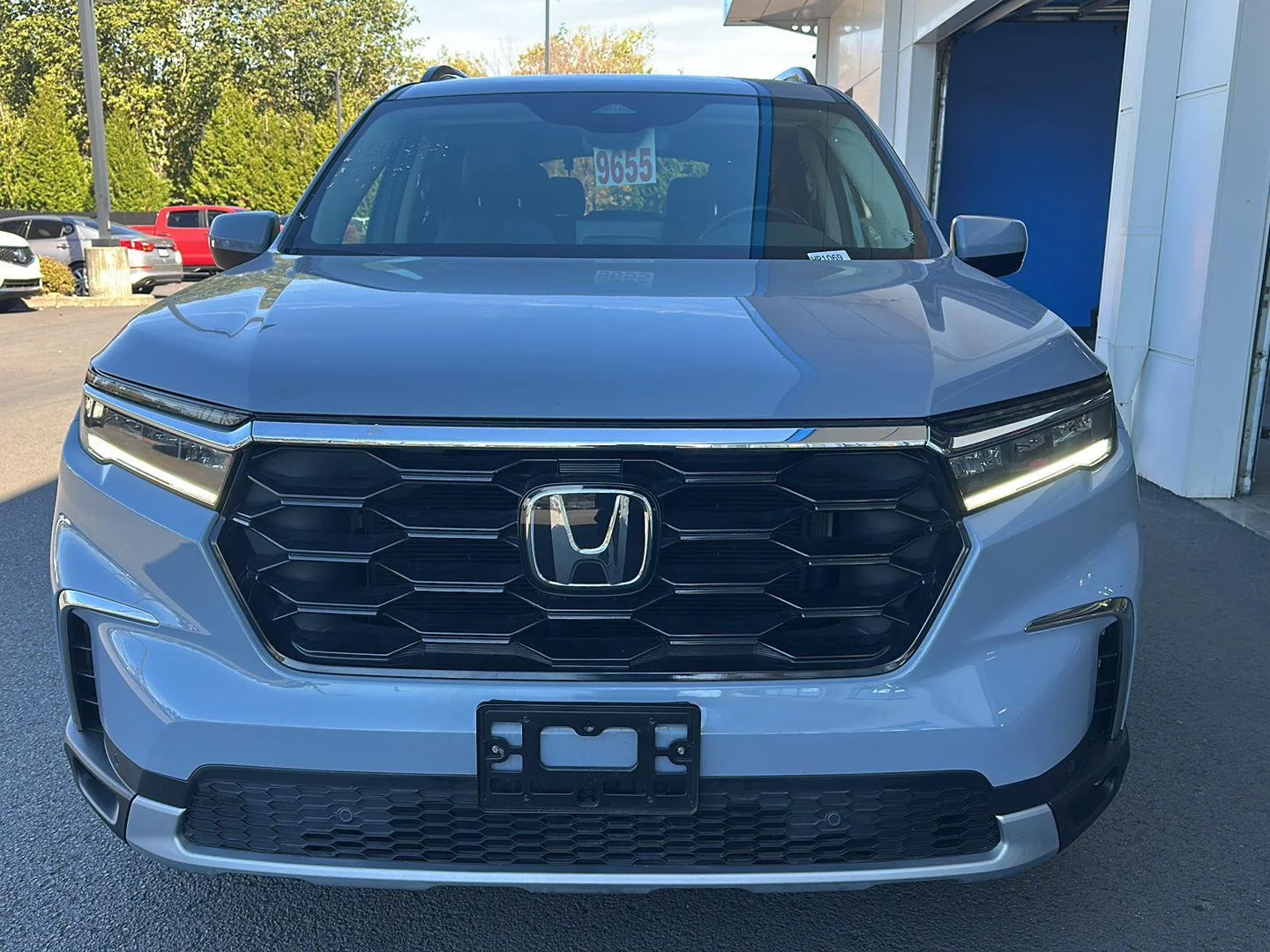 Used 2024 Sonic Gray Pearl Honda Touring image 6