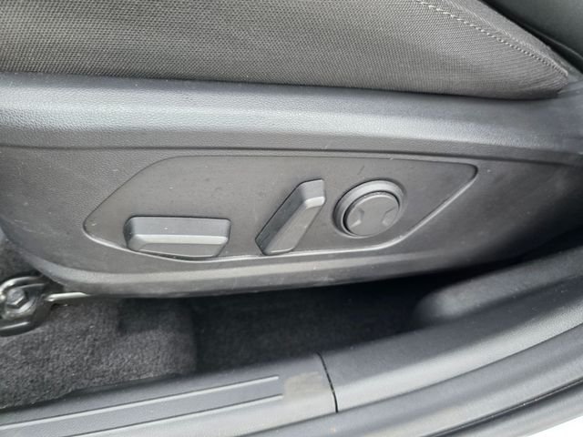 Used 2023 White Hyundai SEL image 23