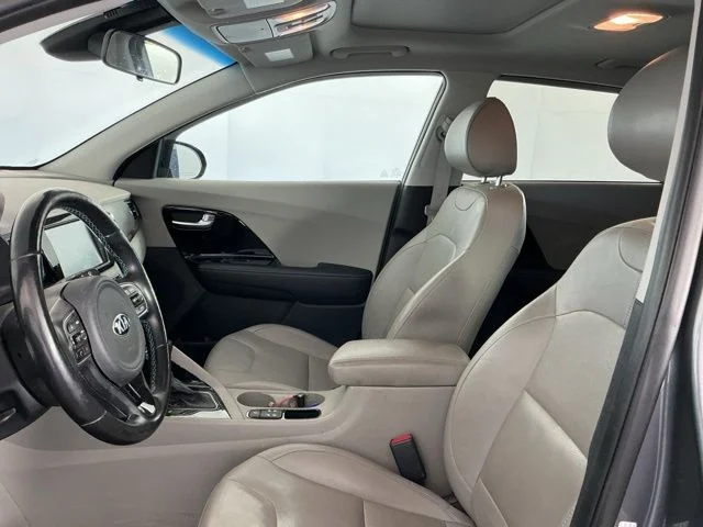 Used 2017 Gray Kia Touring image 10
