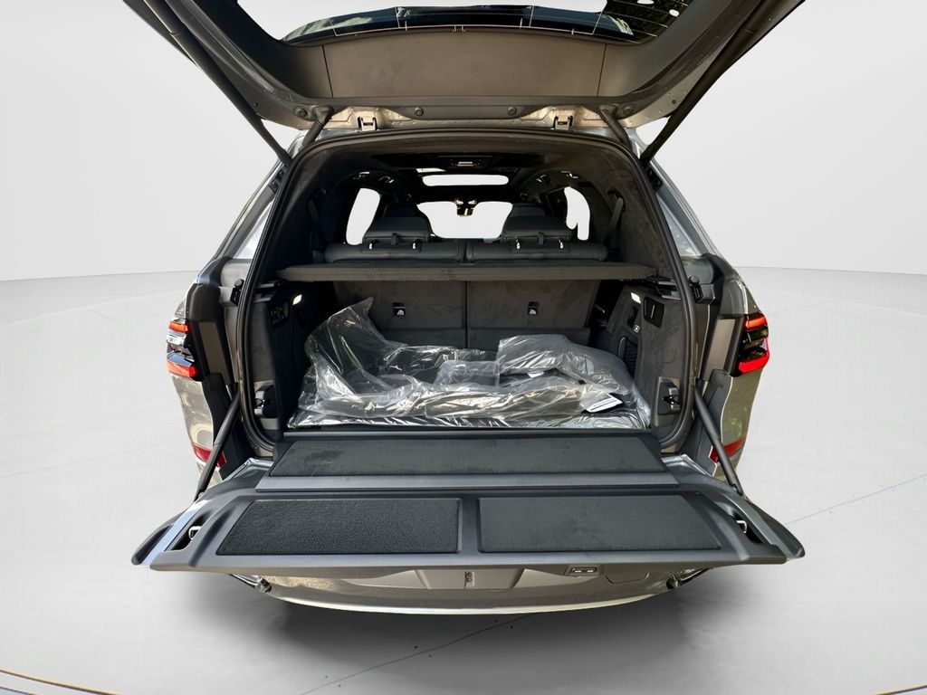 New 2026 Skyscraper Grey Metallic BMW xDrive40i image 24