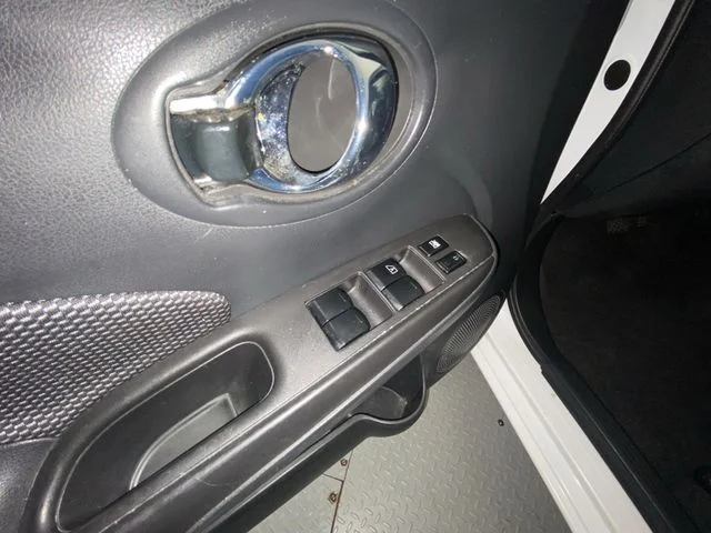 Used 2017 White Nissan 1.6 SV image 13