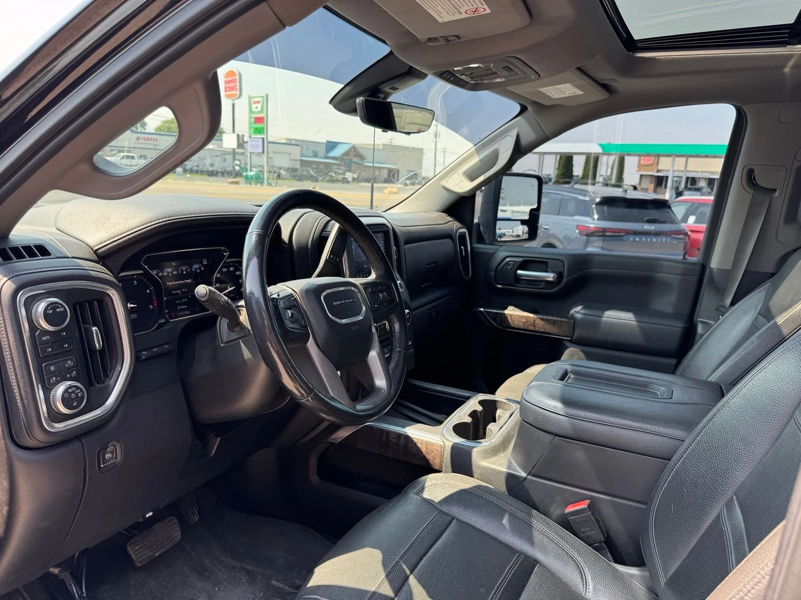 Used 2021  GMC Denali image 6