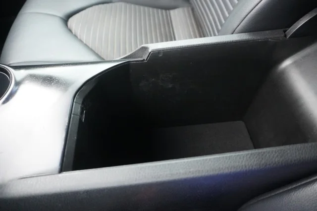 Used 2019  Toyota LE image 32