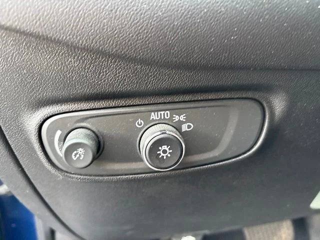 Used 2019 Pacific Blue Metallic Chevrolet LT image 18