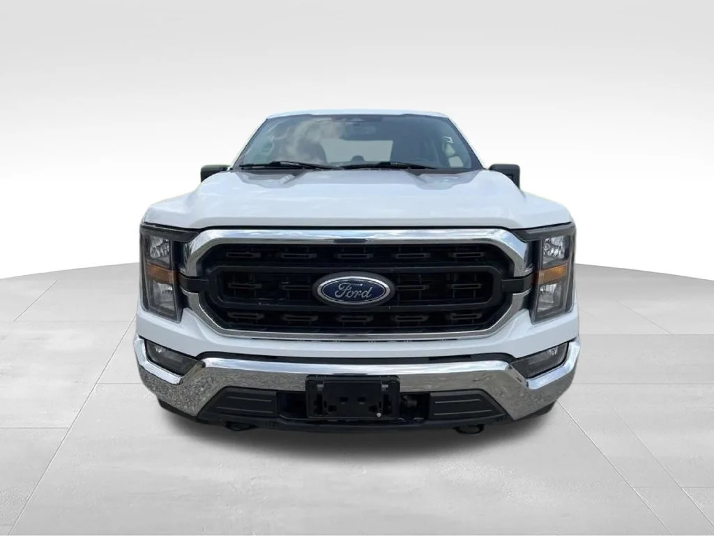 Used 2023 White Ford XL image 2