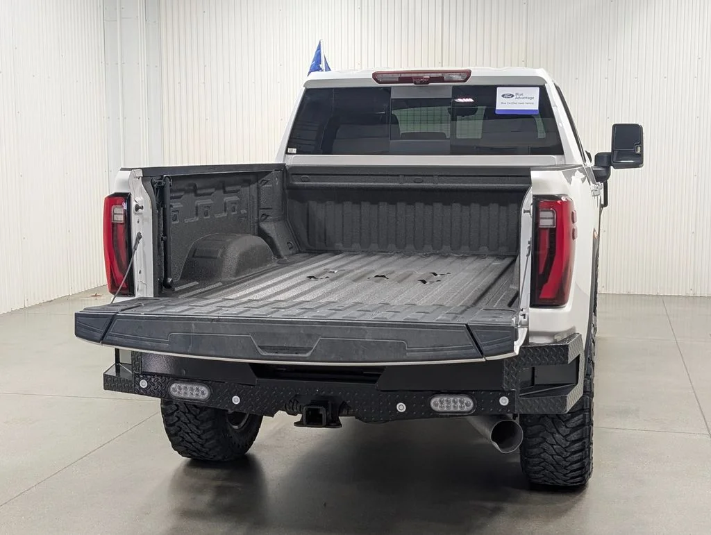 Used 2024 White Frost Tri-Coat GMC Denali Ultimate image 24