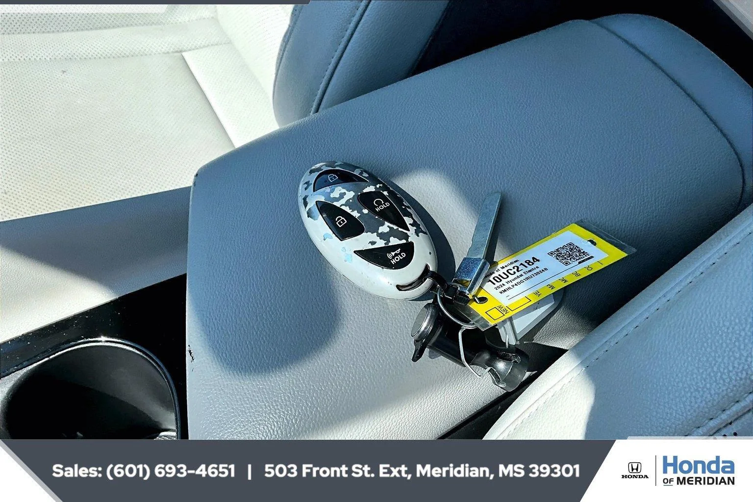 Used 2024 Serenity White Hyundai Limited image 9