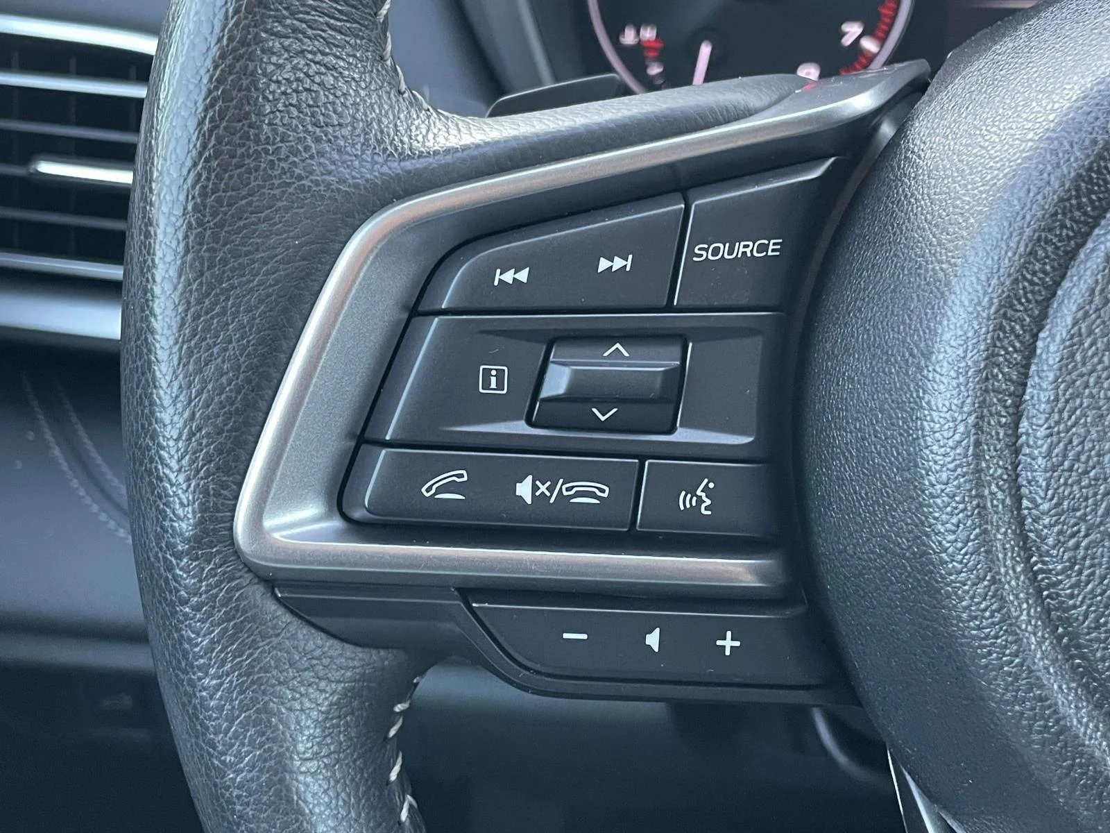 Used 2025 Magnetite Gray Metallic Subaru Limited image 10