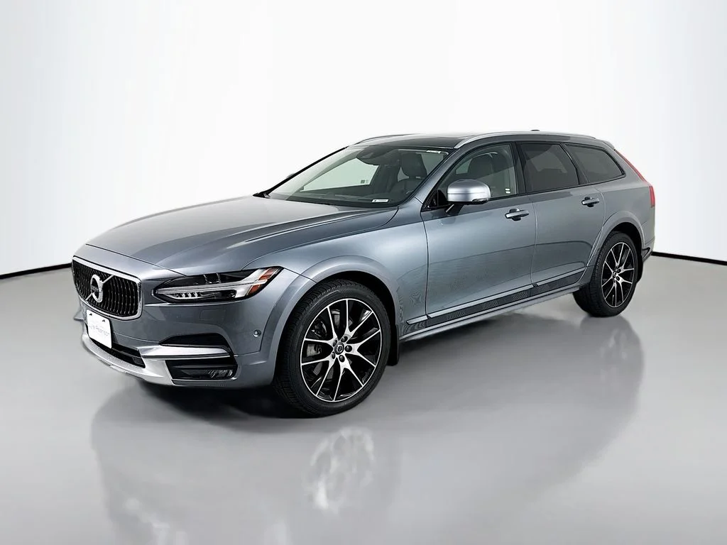 2018 Volvo V90 Cross Country's photo