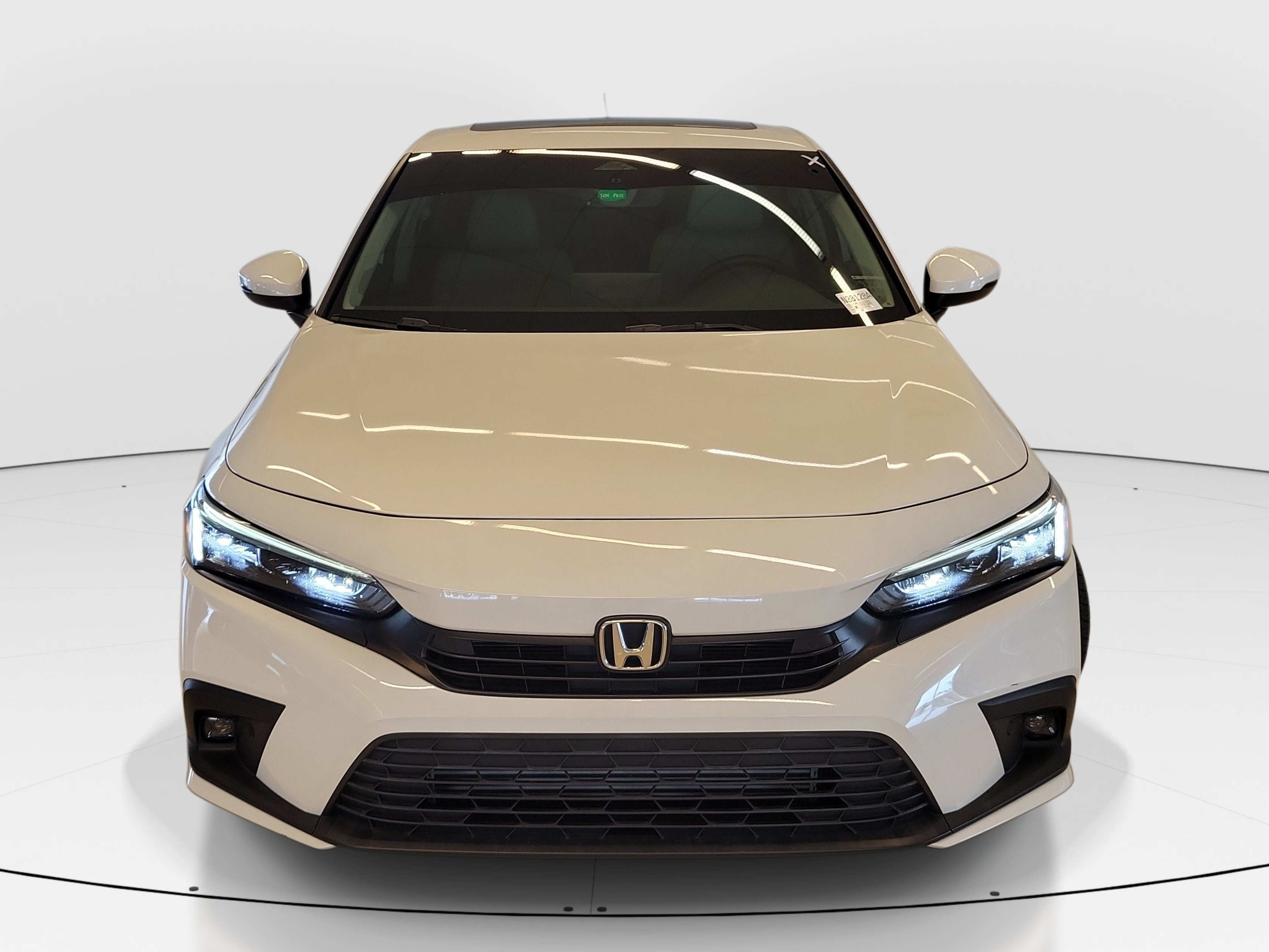 Used 2024 Platinum White Pearl Honda Touring image 3