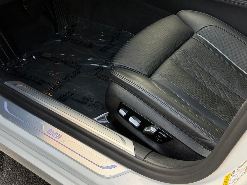 Used 2020 White BMW 740i image 23