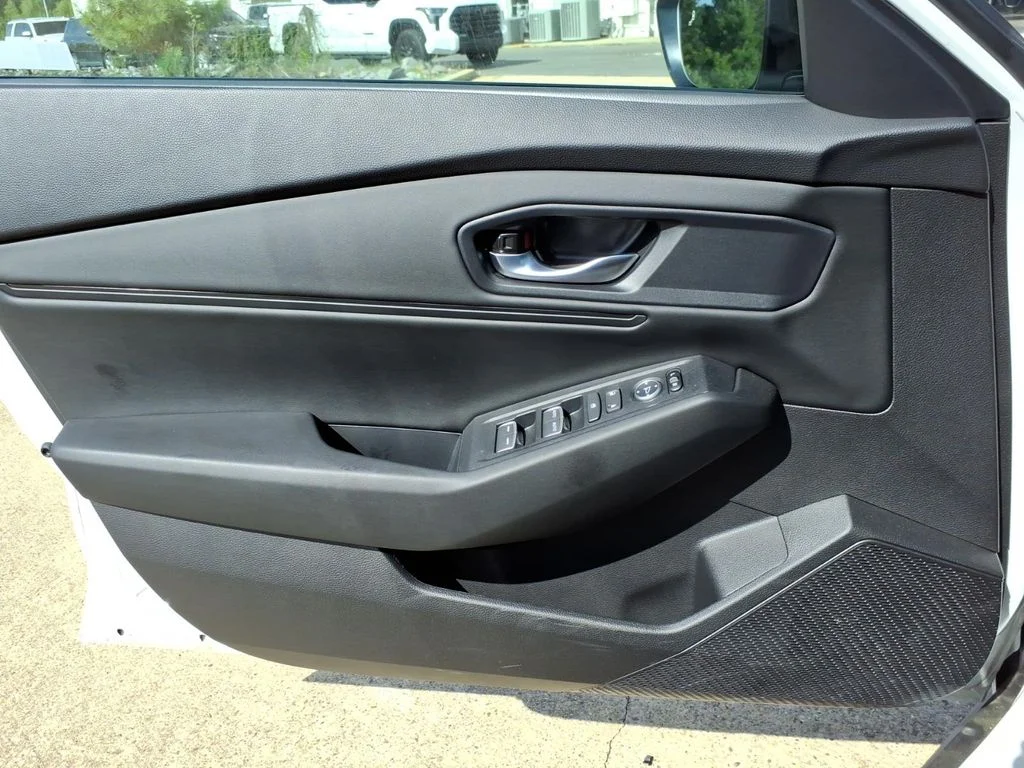 2025 Honda Accord SE - Photo 13