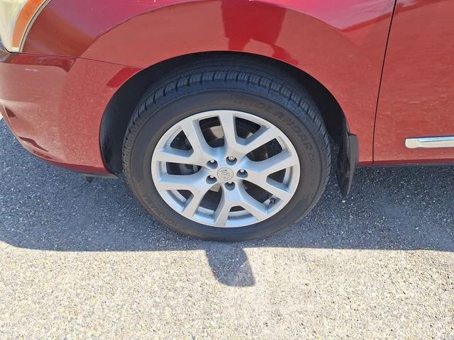 Used 2013 Red Nissan SL image 15