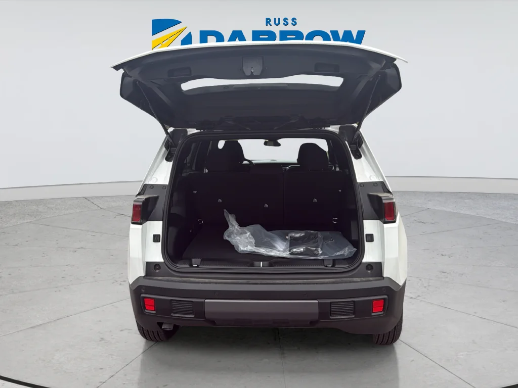 New 2026 Bright White Clear-Coat Exterior Paint Jeep Laredo image 27