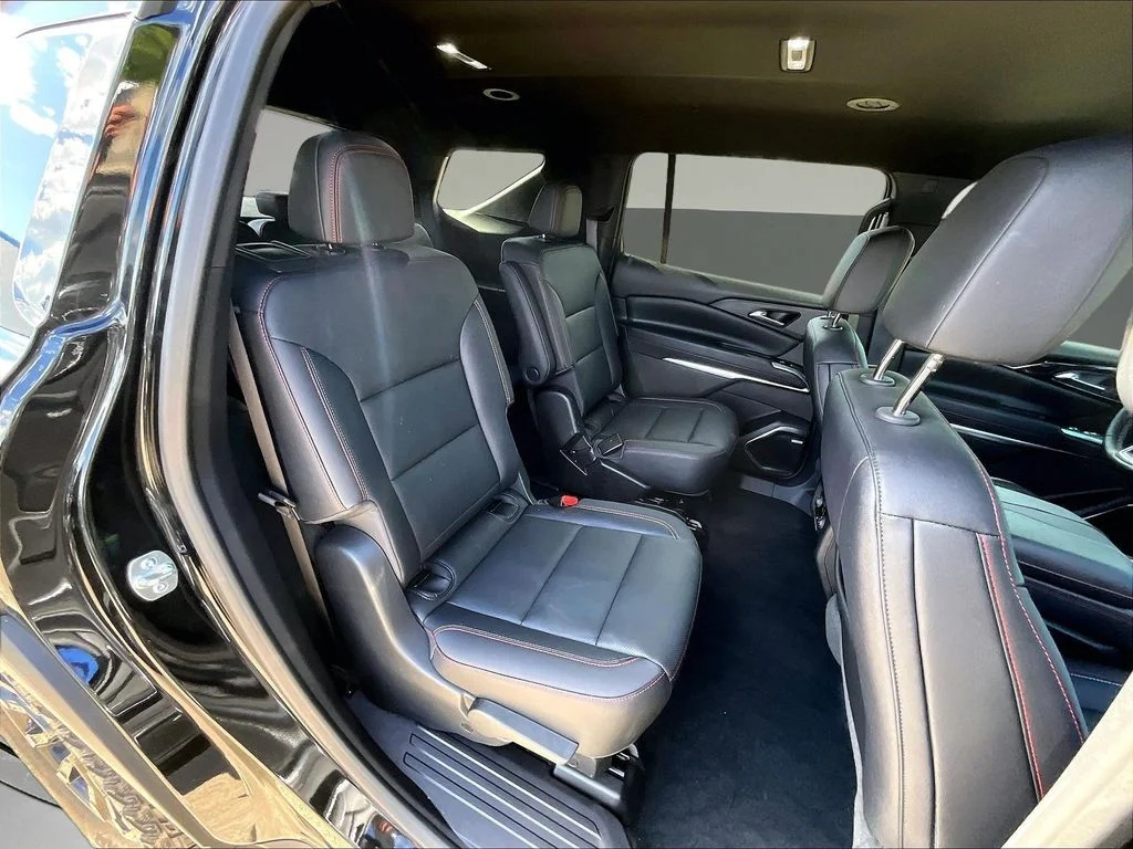 Used 2025 Black Chevrolet Z71 image 28