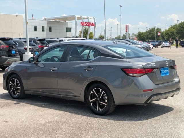 Used 2025 Gray Nissan SV image 3