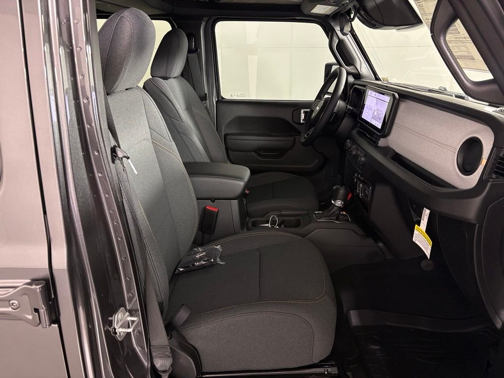 New 2026 Granite Crystal Metallic Clearcoat Jeep Sport S image 41