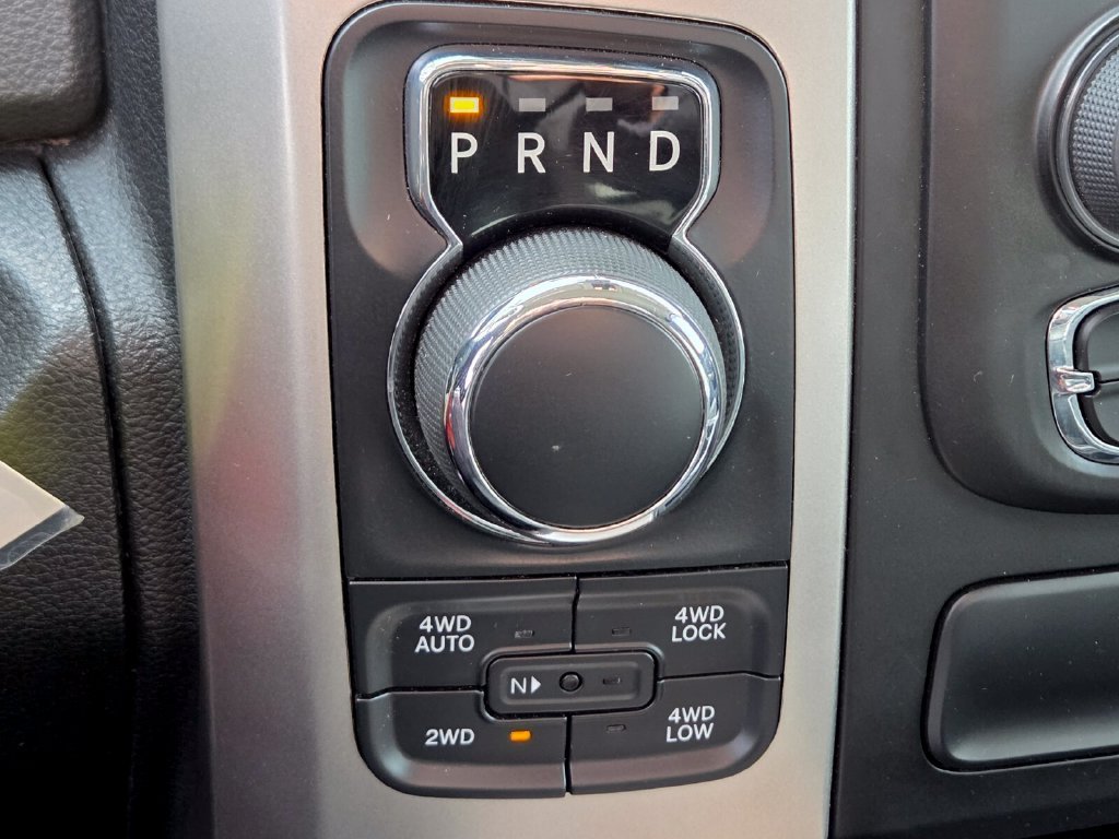 Used 2019 Silver Ram Big Horn image 31