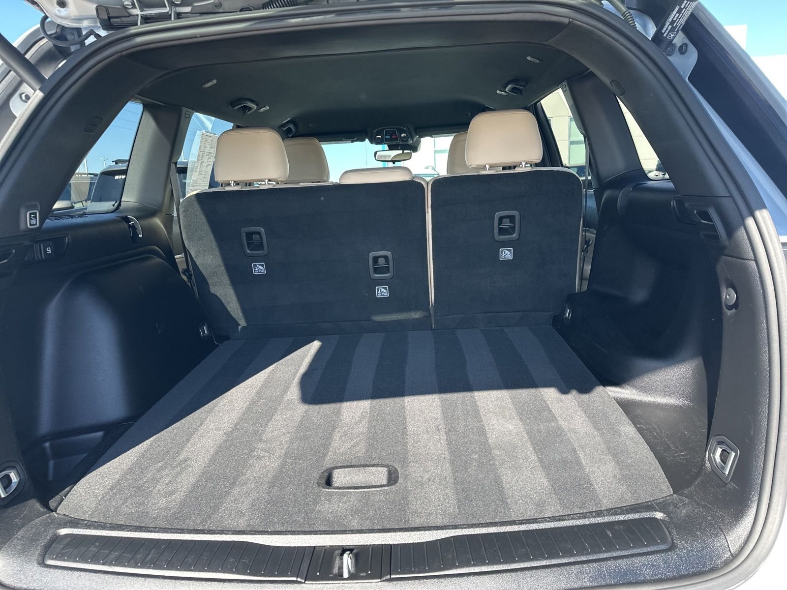 Used 2023 Silver Jeep Limited image 26