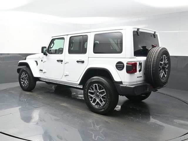 Used 2025 White Jeep Sahara image 5