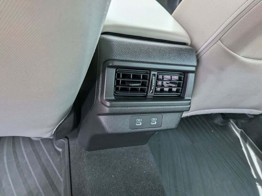 Used 2025 Red Honda SE image 28