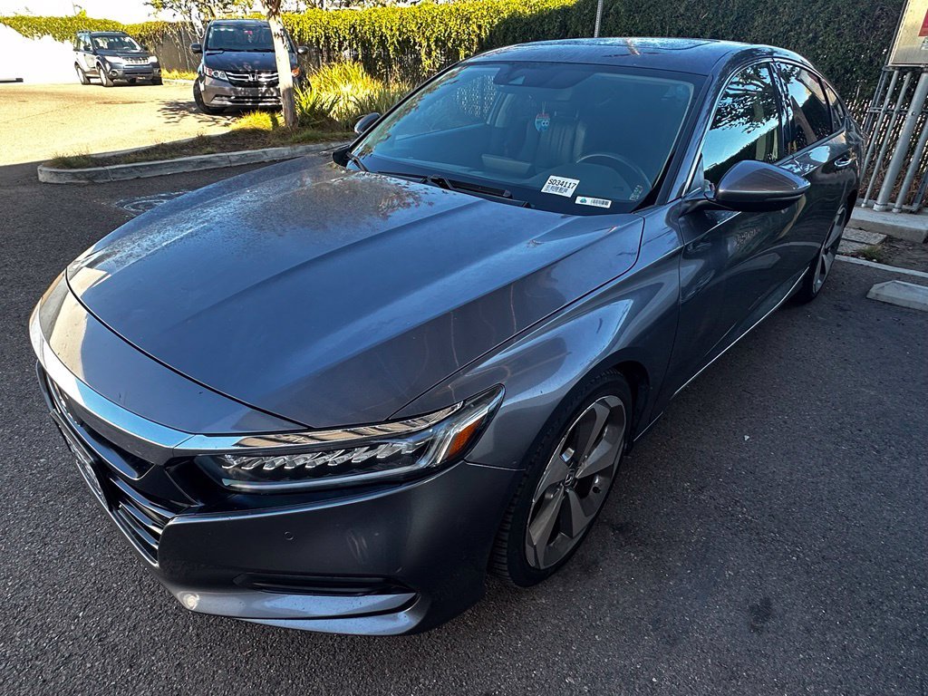 Used 2018 Modern Steel Metallic Honda Touring image 13
