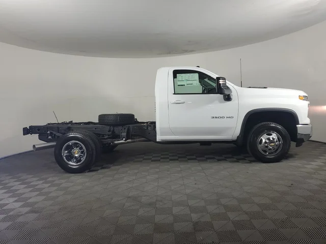 2026 Chevrolet Silverado 3500 HD Chassis Cab LT