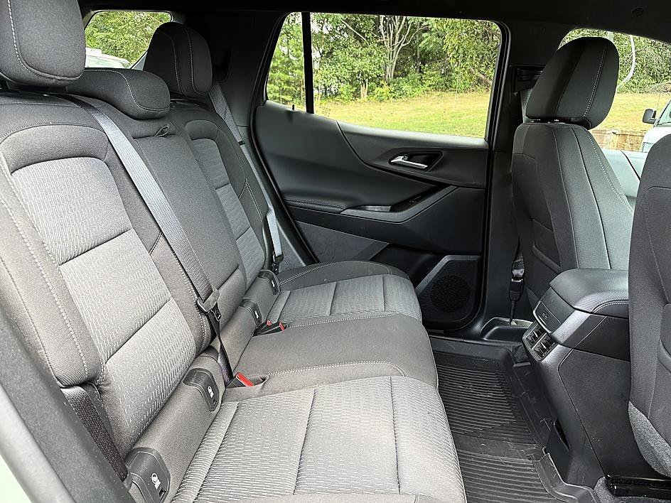 Used 2026 Cacti Green Chevrolet FWD LT image 13