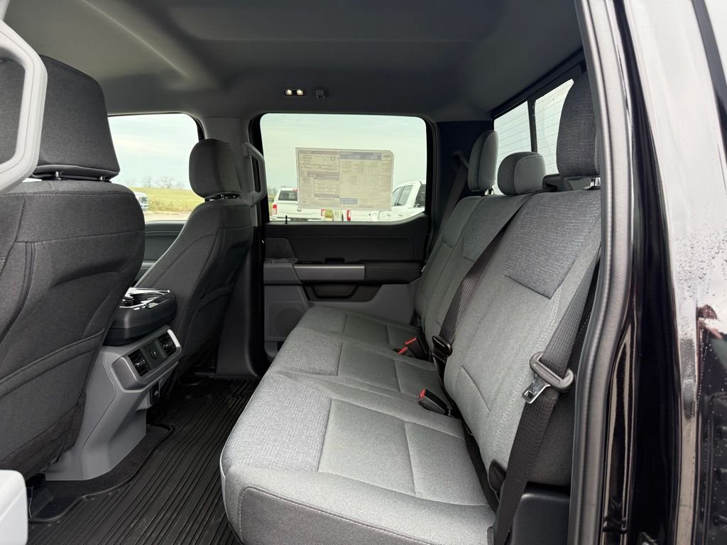 New 2026 Agate Black Metallic Ford XLT image 9