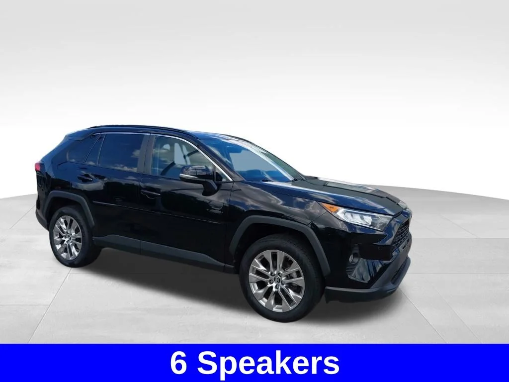 Used 2019 Midnight Black Metallic Toyota XLE Premium image 6
