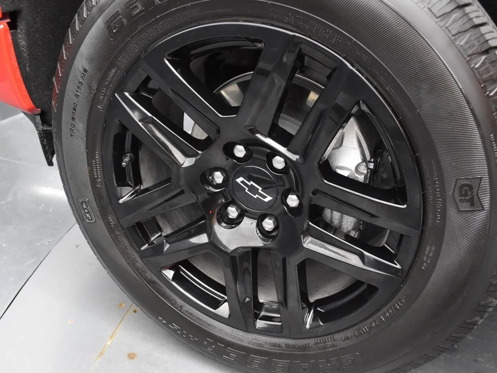 Used 2022 Red Chevrolet Custom image 26
