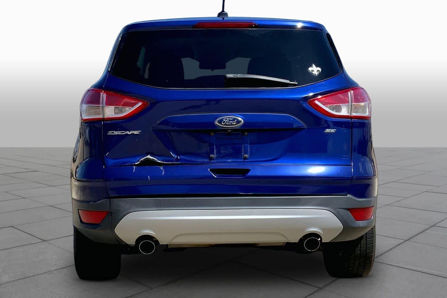 Used 2015 Blue Ford SE image 5