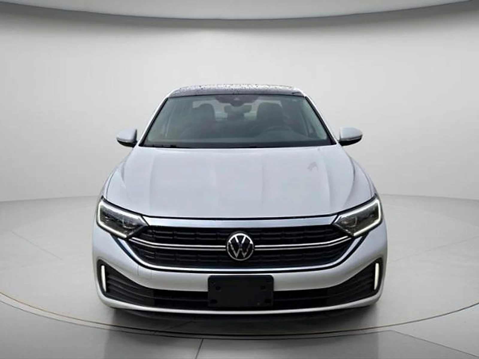 Used 2023  Volkswagen 1.5T SEL image 4