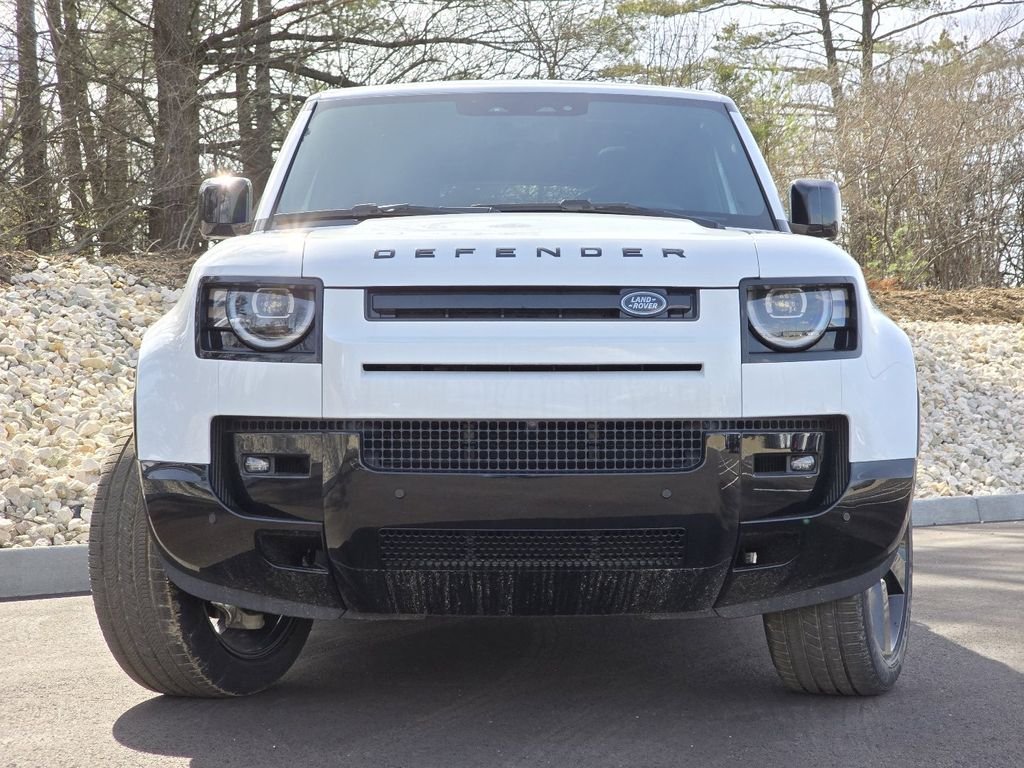 New 2026 Fuji White Land Rover X-Dynamic se image 26