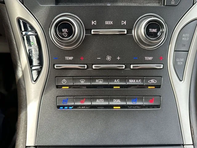 Used 2018  Lincoln Reserve image 25