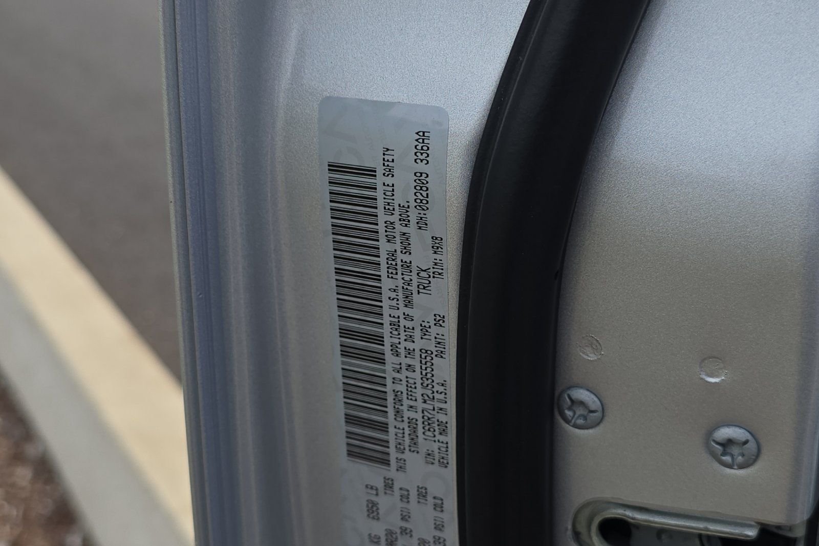 Used 2018 Silver Ram Big Horn image 31