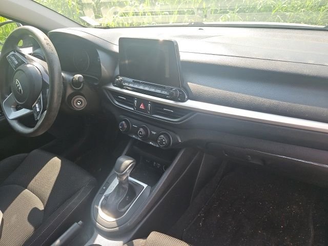 Used 2020 White Kia LXS image 7
