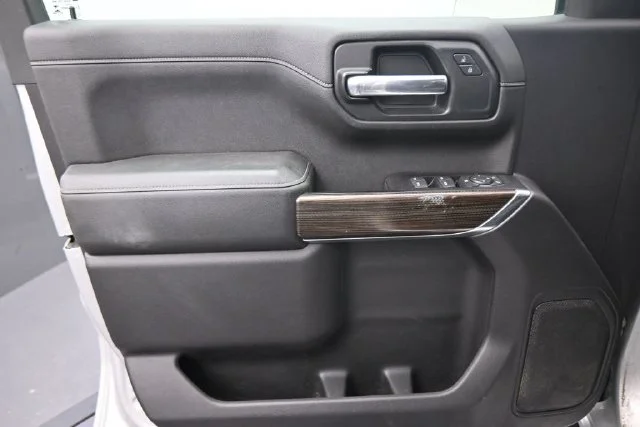 Used 2020 Silver Chevrolet LT image 21