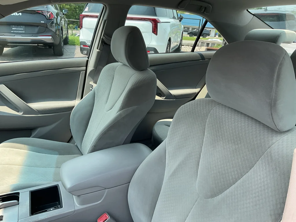 Used 2007 Titanium Metallic Toyota LE image 20