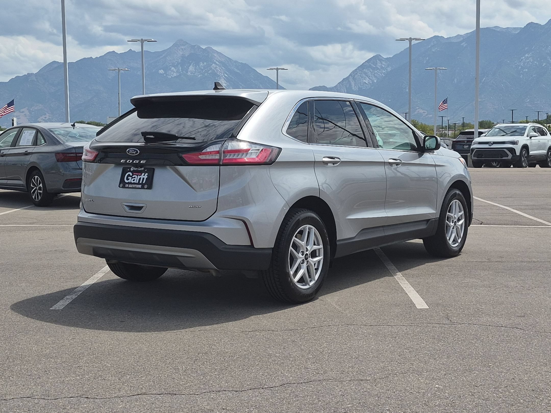 Used 2023 Iconic Silver Metallic Ford SEL image 3