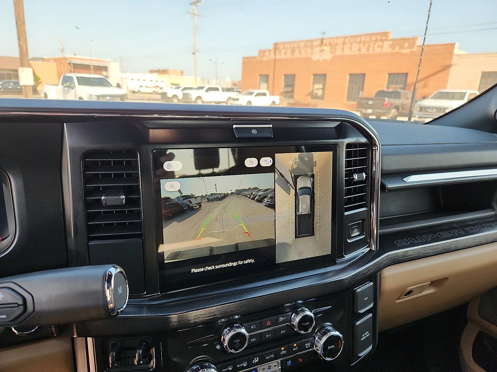 New 2026 Oxford White Ford Lariat image 23