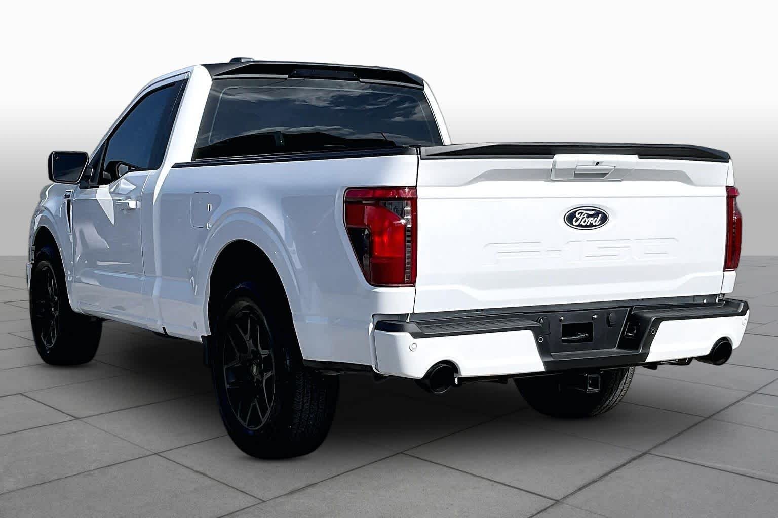 Used 2026 Oxford White Clearcoat Ford XL image 11